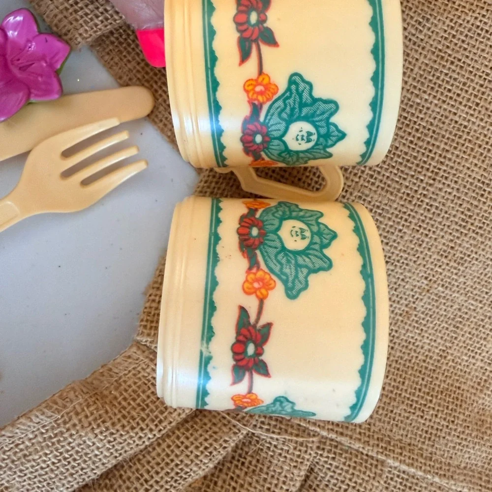 Vintage Fisher Price Fun W/ Food Replacement Cups Forks Knife Cabbage Patch Kids